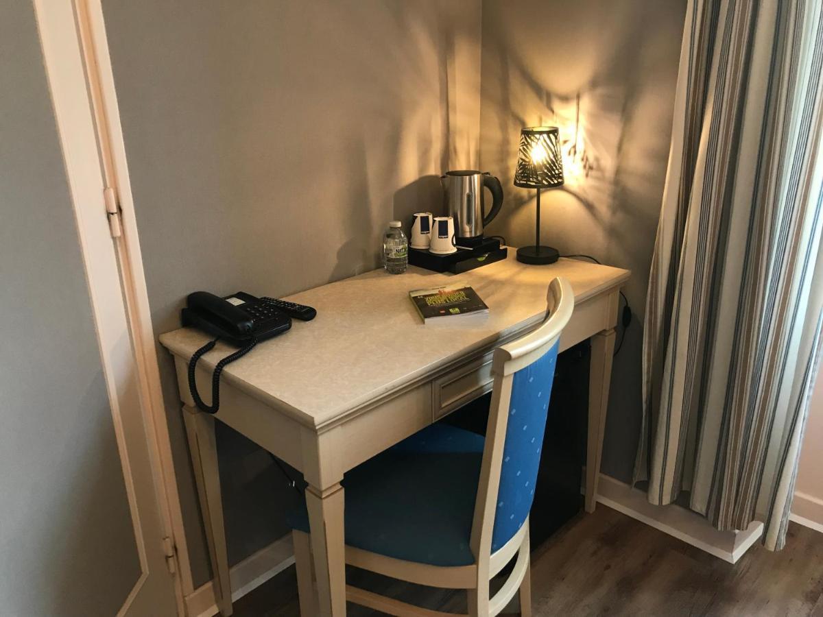 Logis Hotel Saint-Joseph Sancoins Екстер'єр фото